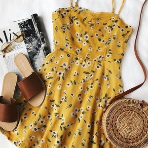 EASY SUMMER BASICS MYSTERY BOX (5 ITEMS)